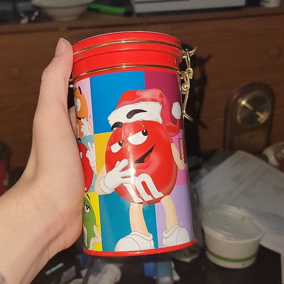 M&M can - Picture 1 of 1